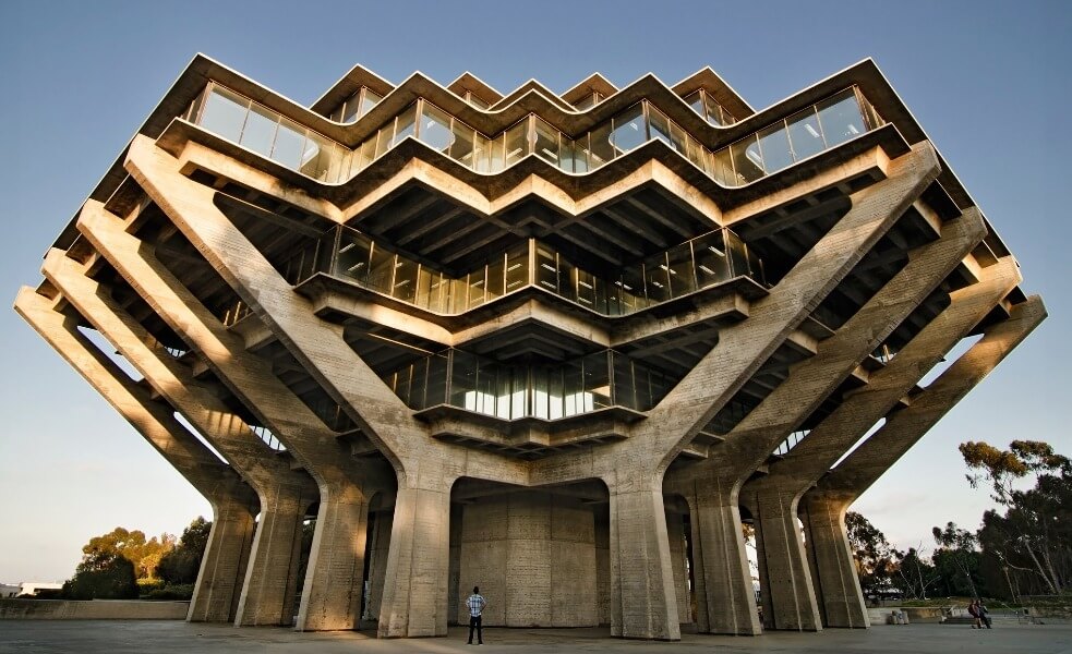 Giesel Library, University of California, San Diego, CA, USA